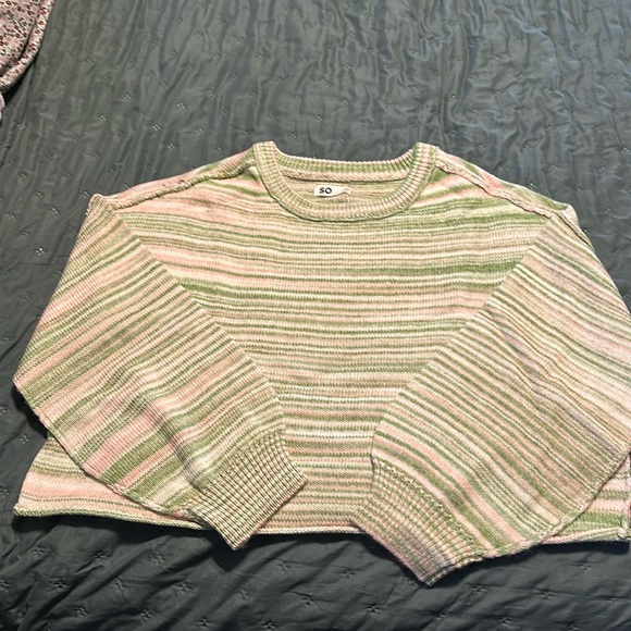 SO Sweaters - Cropped pullover crew neck sweater